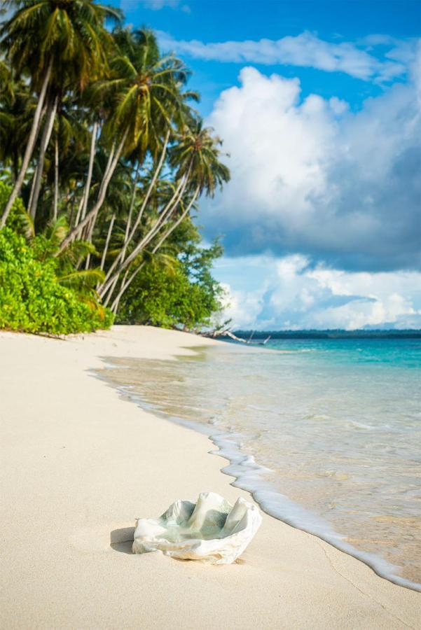 Pinang Island - Private Island Sea View Bungalows Singkil  Exterior photo