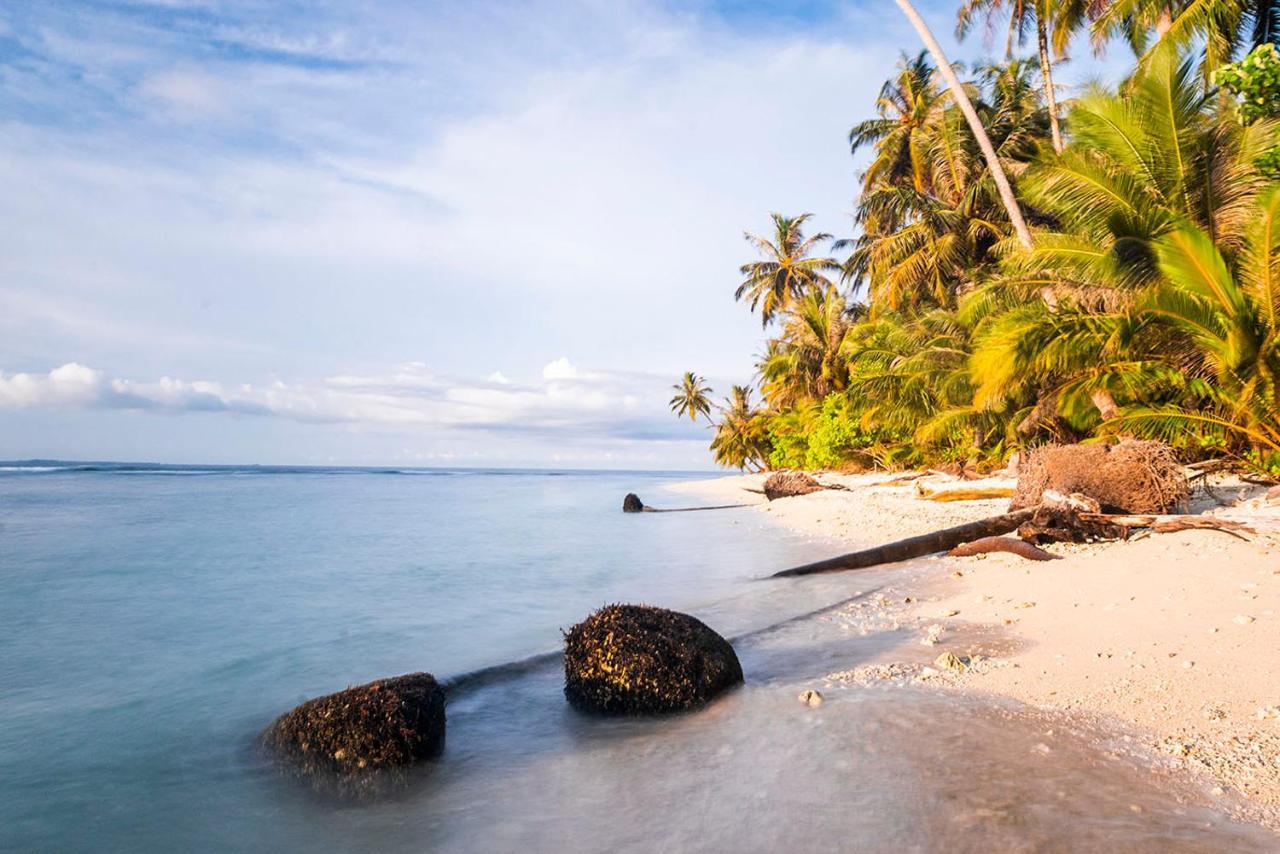 Pinang Island - Private Island Sea View Bungalows Singkil  Exterior photo