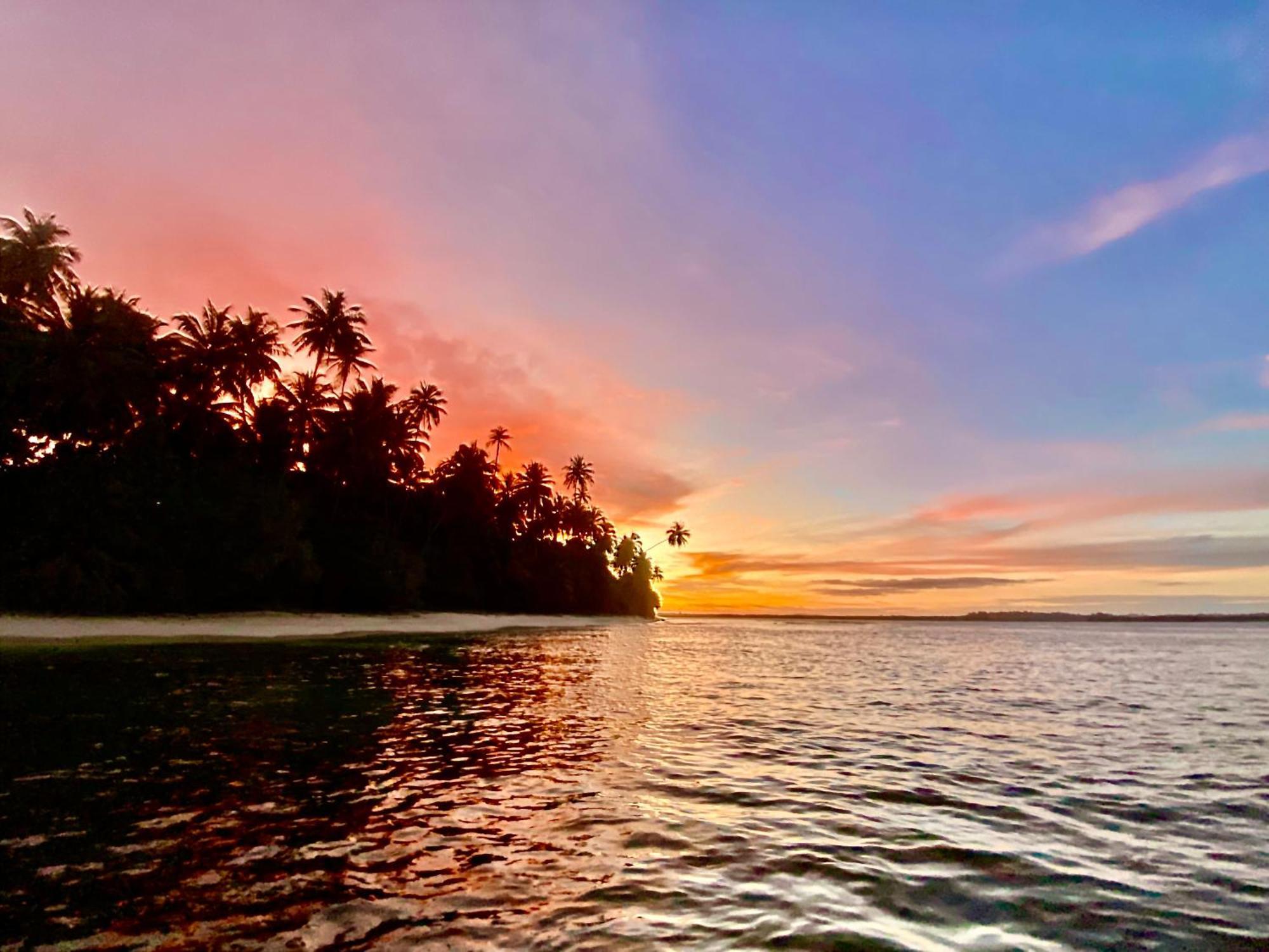 Pinang Island - Private Island Sea View Bungalows Singkil  Exterior photo